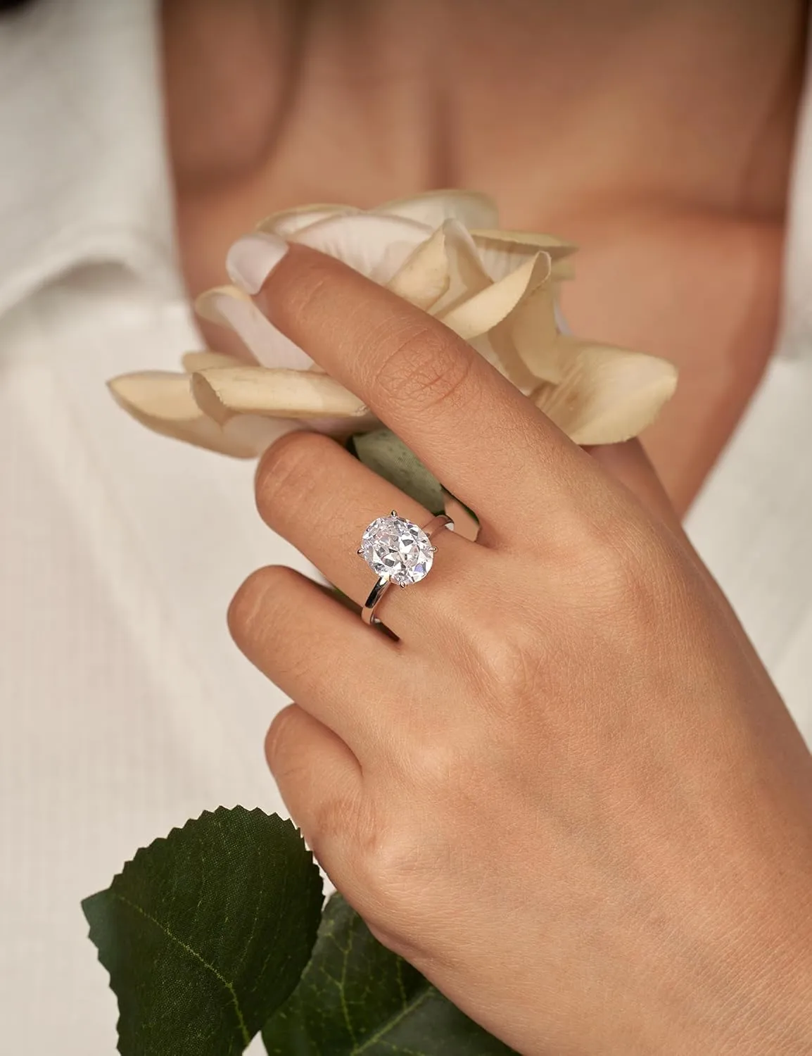 3.5CT Oval Solitaire Engagement Ring, Women's Engagement Rings, 925 Sterling Silver Fake Diamond Ring Cubic Zirconia Engagement Ring18K White Gold Plated Oval Rings for Women