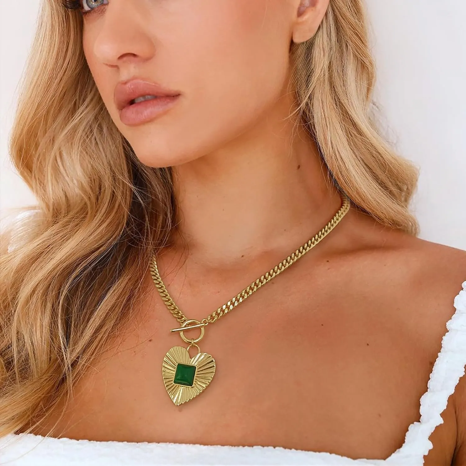 Chunky Heart Necklace Sunburst Heart Pendant Necklace Vintage Statement Necklace for Women Gold Chunky Toggle Necklace
