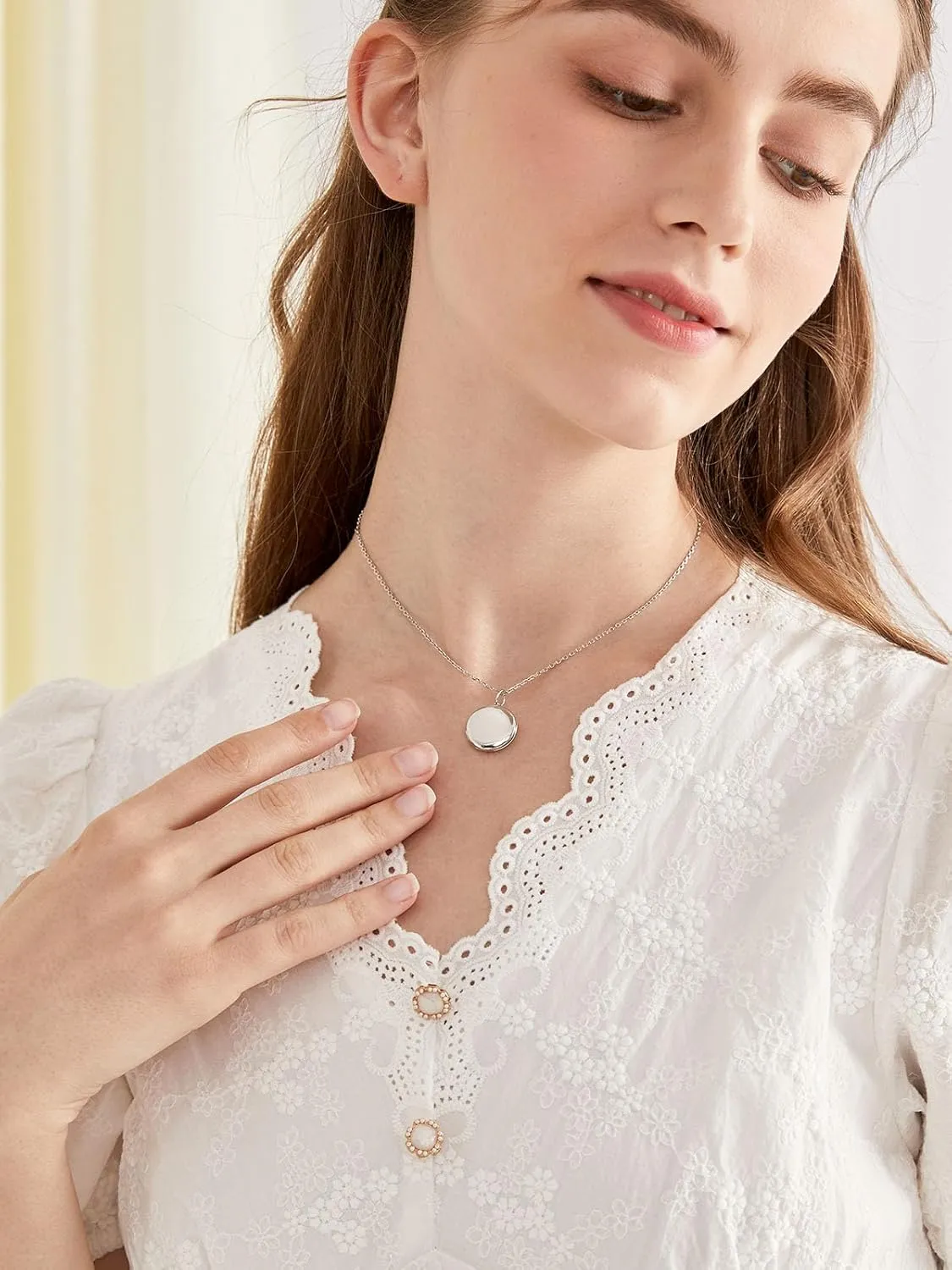 Custom4U Round/Oval Silver Locket Necklace That Holds Picture,Personalized Photo Medallion Pendant Gold 18k Plated 925 Sterling Silver   Chain 16"/18"/22",Memory Gifts for Mother Mom Women