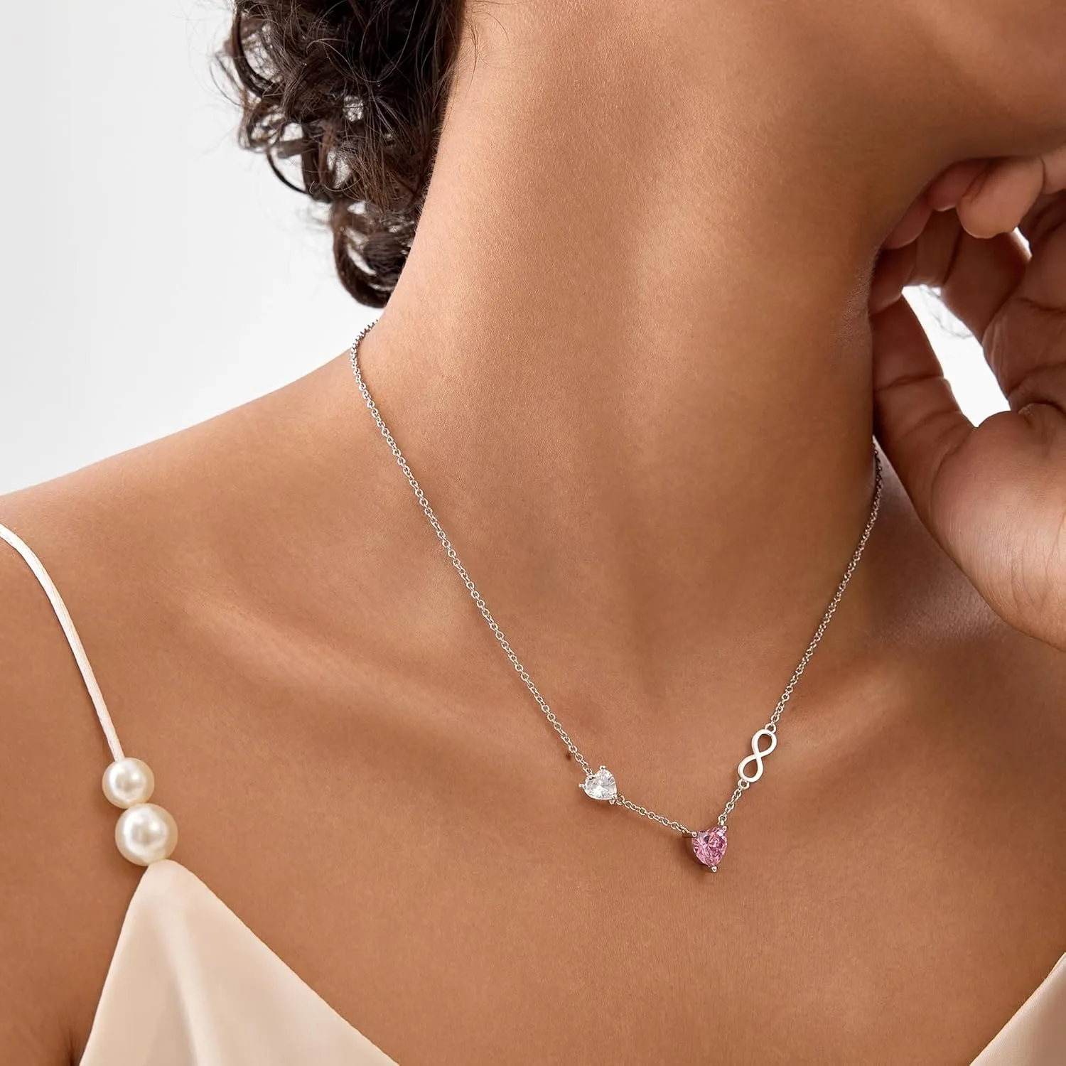 E 14K White Gold Plated Heart Necklaces For Women, Infinity Silver Necklace With Double Love Heart, Women'S Crystal CZ Pendant Necklace, Dainty Choker Cute Charm Jewelry Gifts for Her Mom Wife