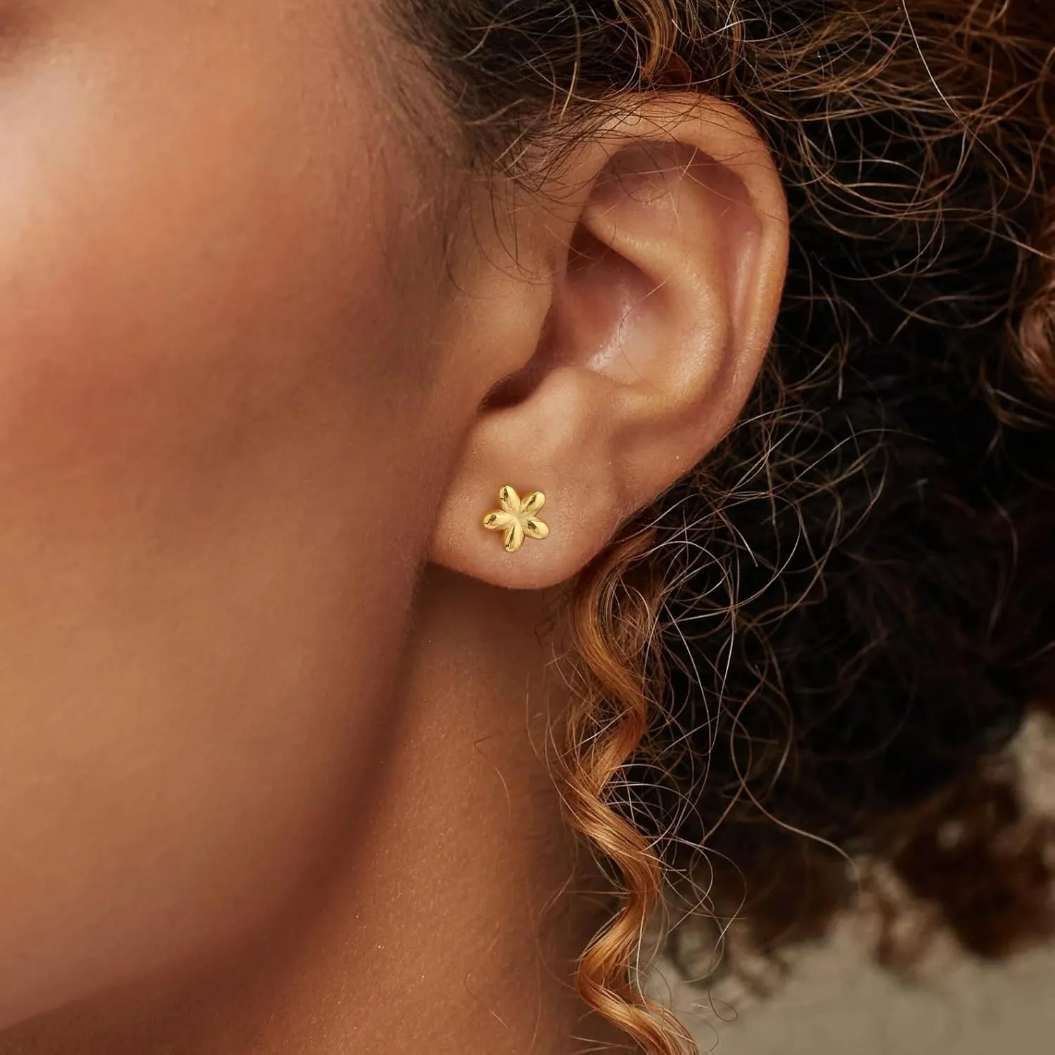 Earrings for Women, Gold Stud Earrings Hoop Diamond Floral Flower Opal Earring Studs for Women Trendy Huggie Cartilage Earring Christmas Birthday Gifts for Her Daughter Helix Piercing Jewelry
