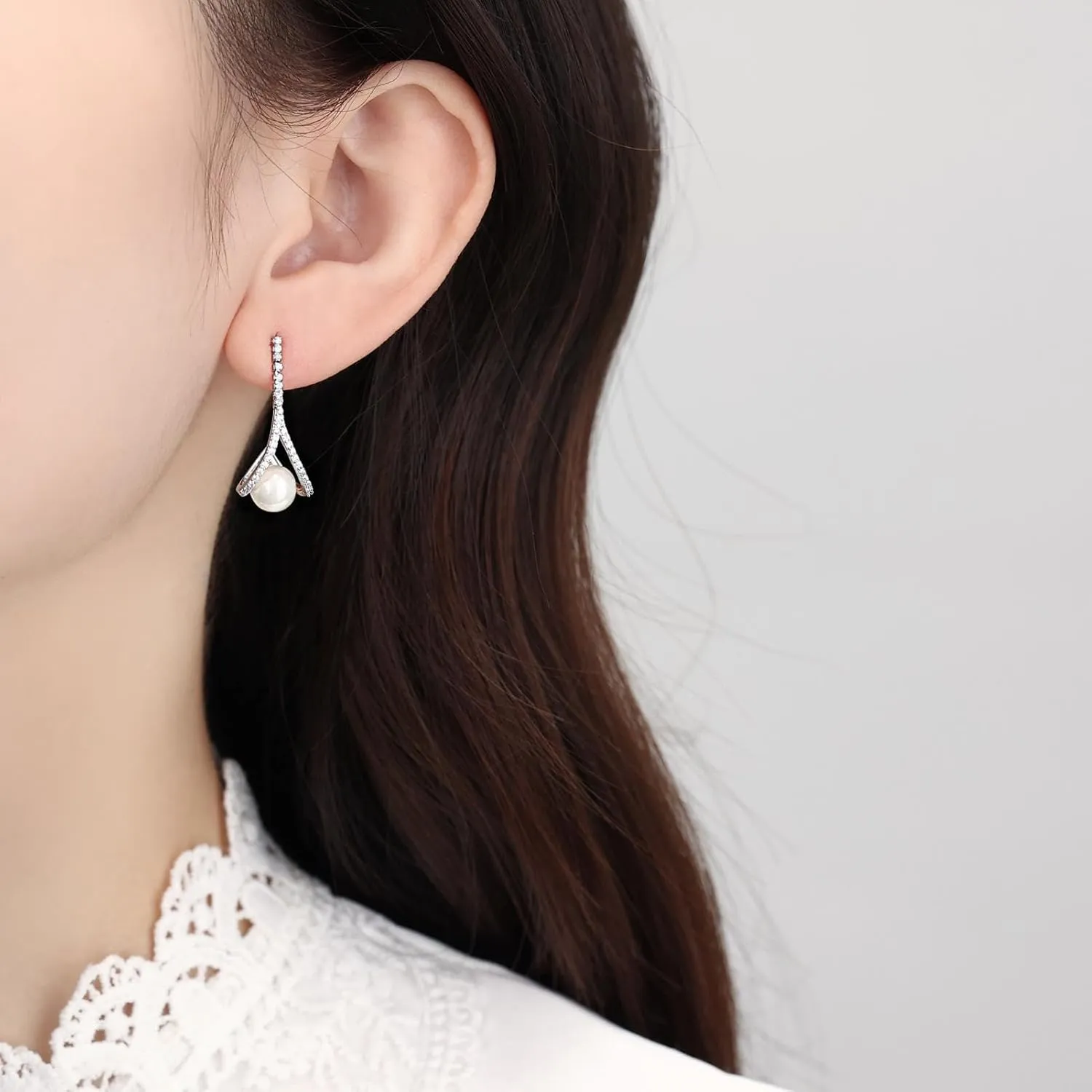 Freshwater Pearl Drop Earrings, 14k Gold Earrings for Women Trendy Pearl Earrings for Women 925 Sterling Silver Pearl Dangle Earrings Cubic Zirconia Hypoallergenic Wedding Earrings (Silver)
