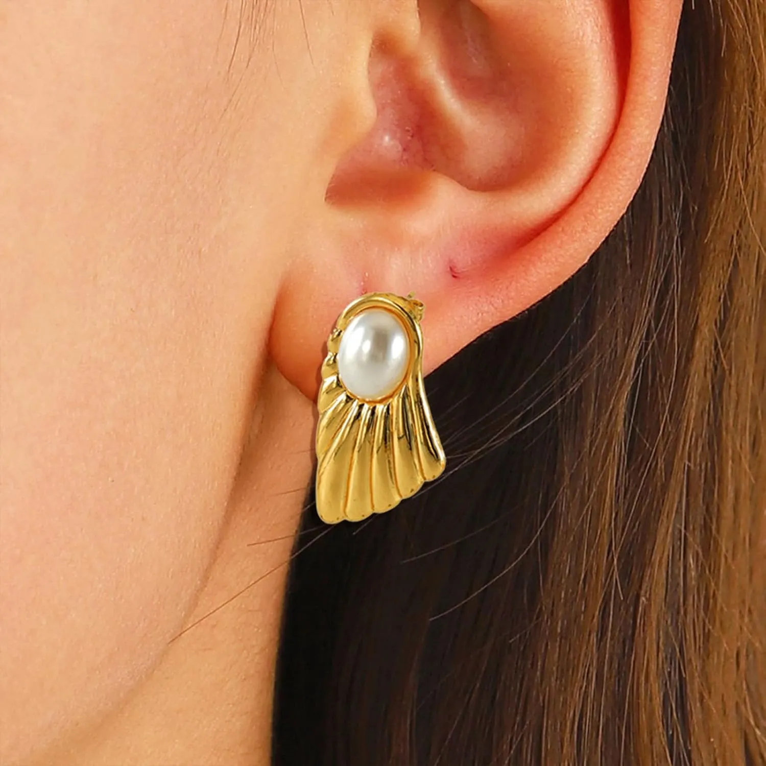Gold Pearl Earrings Vintage Pearl Stud Earrings for Women Gold Statement Earrings 14K Gold Plated Hypoallergenic Stud Earrings Large Pearl Earrings Jewelry