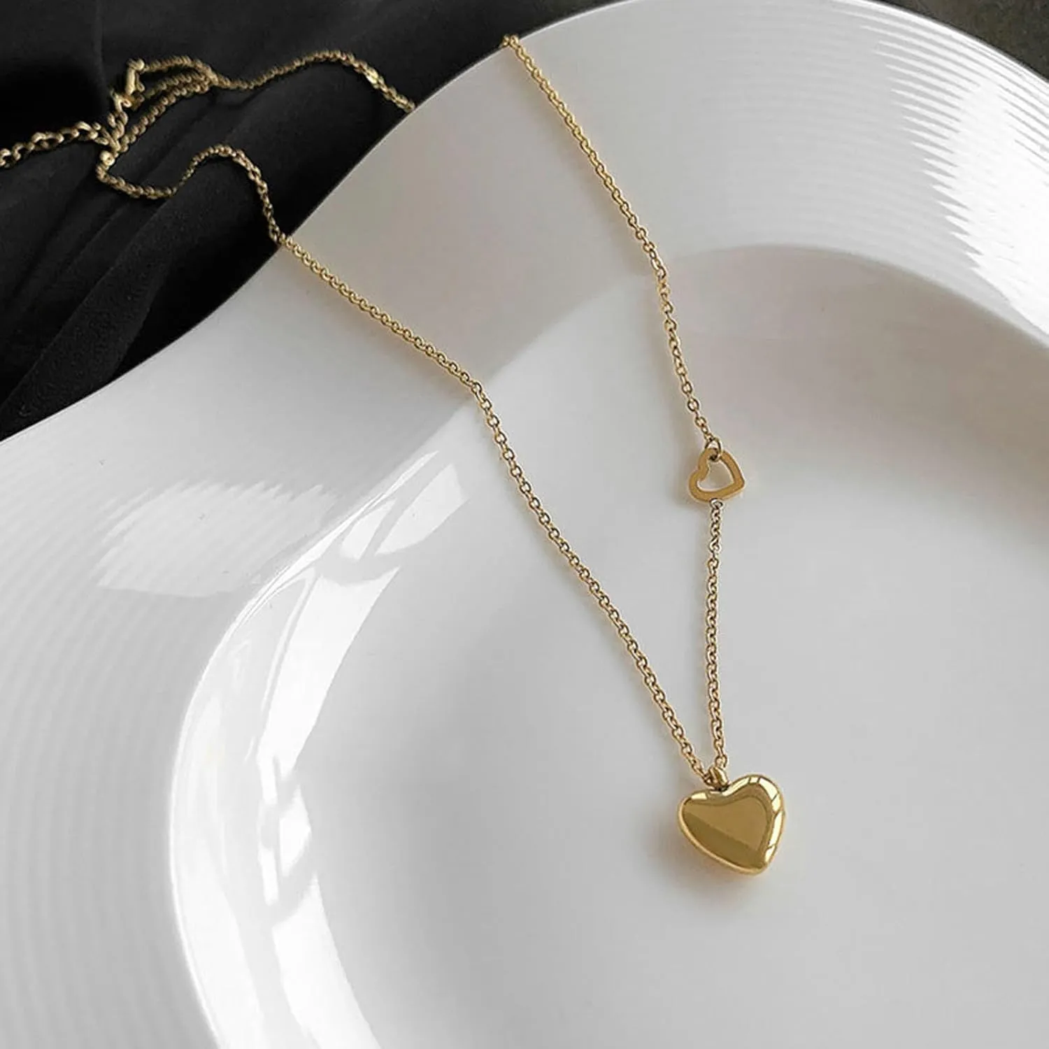 Heart Necklaces for Women Valentines Day Gifts for Her Valentines Day Necklace Trendy Chunky Gold Heart Necklace Love Heart Pendant Necklace