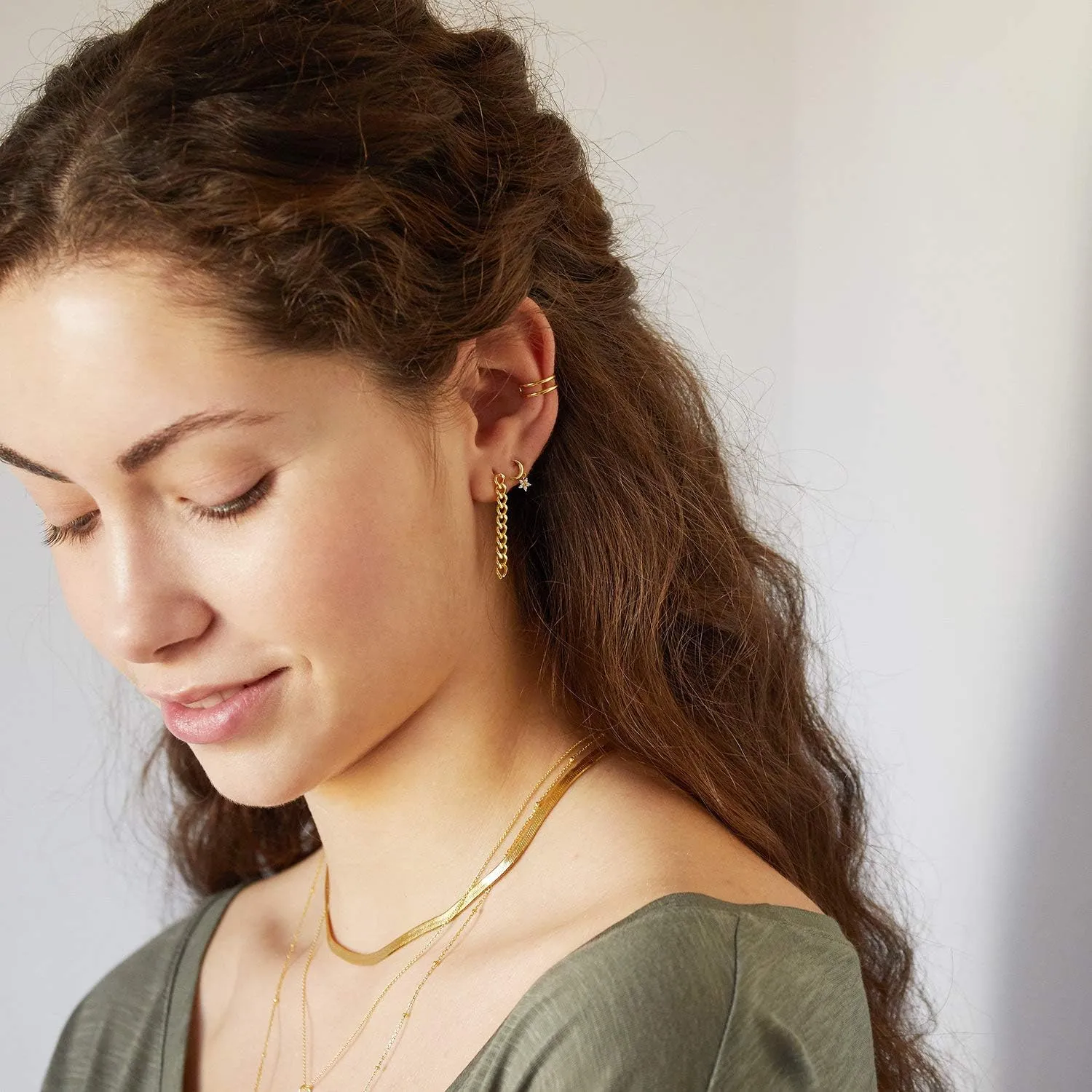 Hidepoo Gold Layered Necklaces for Women, 14K Gold Plated Dainty Coin Pendant Choker Necklace Herringbone Snake Necklace Paperclip Chain Layered Necklaces for Women Jewelry Gifts