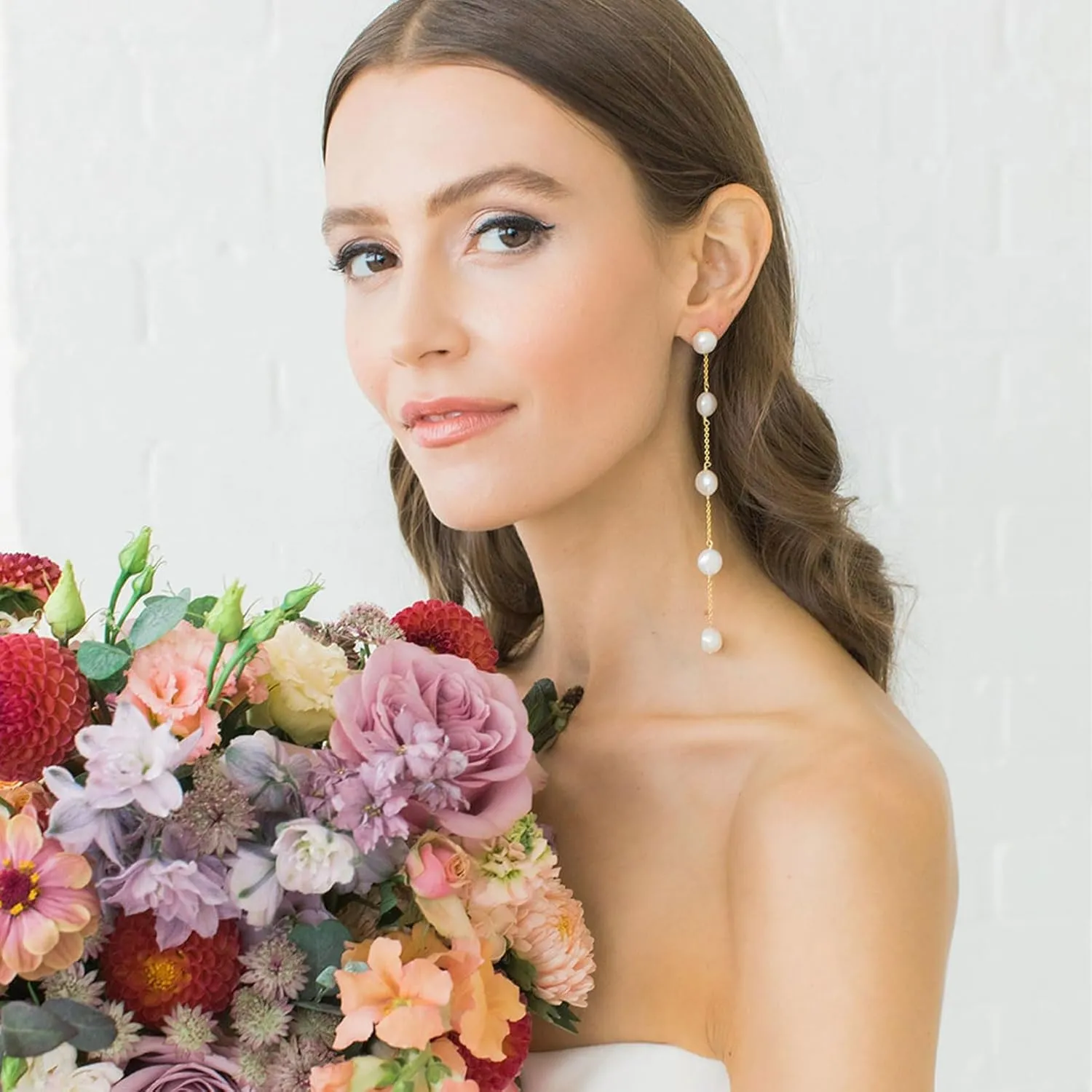 Long Pearl Earrings, Sterling Silver Post Pearl Dangle Earrings For Women 14K Gold Plated Pearl Wedding Earrings Chain Dangling Pearl Earrings Gold Pearl Drop Earrings For Bridal Prom Gift