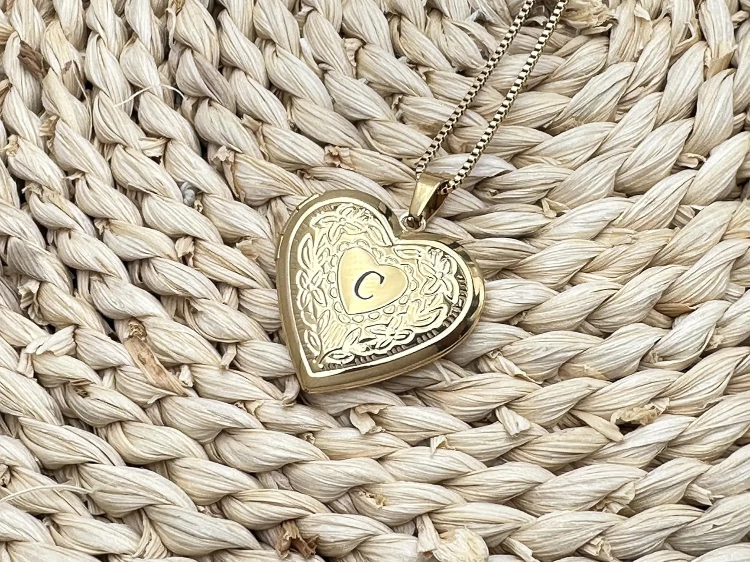 Love Heart Locket Necklace That Holds Pictures, Initial Alphabet A-Z Photo Lockets