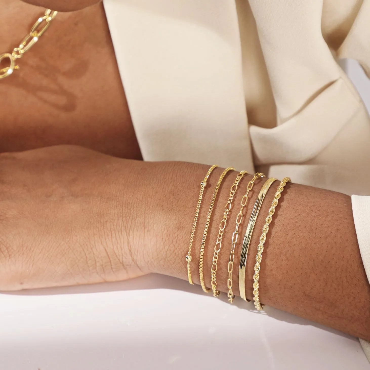 MIDEEO Dainty Gold Layered Bracelet for Women 14K Gold Plated Layered Bracelet Set Layering Bracelets Simple Satellite Box Coins Beaded Layering Set Women Jewelry Gift