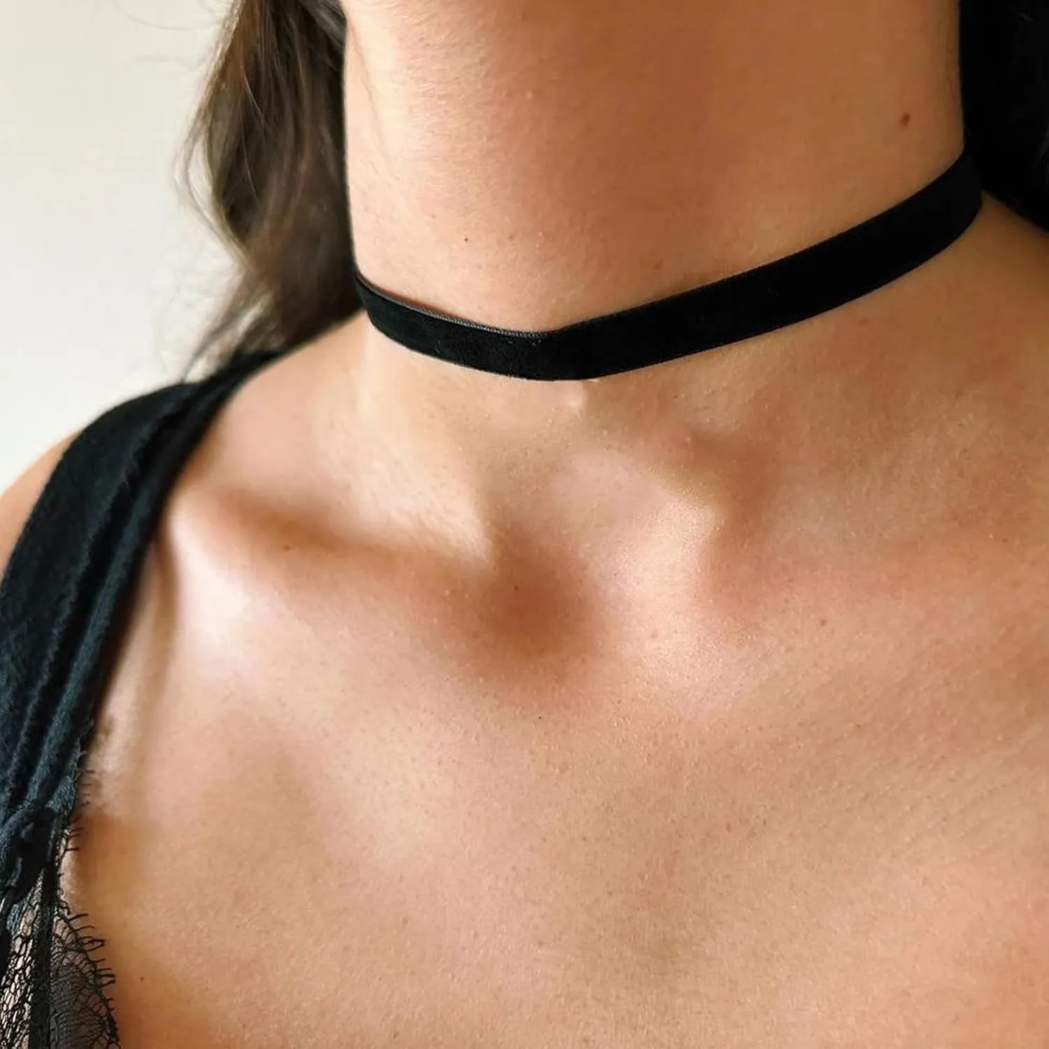 Ronglry 3pcs Black Choker Necklace for Women Black Velvet Choker Set Layered Black Choker Necklaces Classic Chokers for Women Adjustable Gothic Lace Black Collar Necklace for Party Cosplay Christmas Birthday Jewelry Gifts