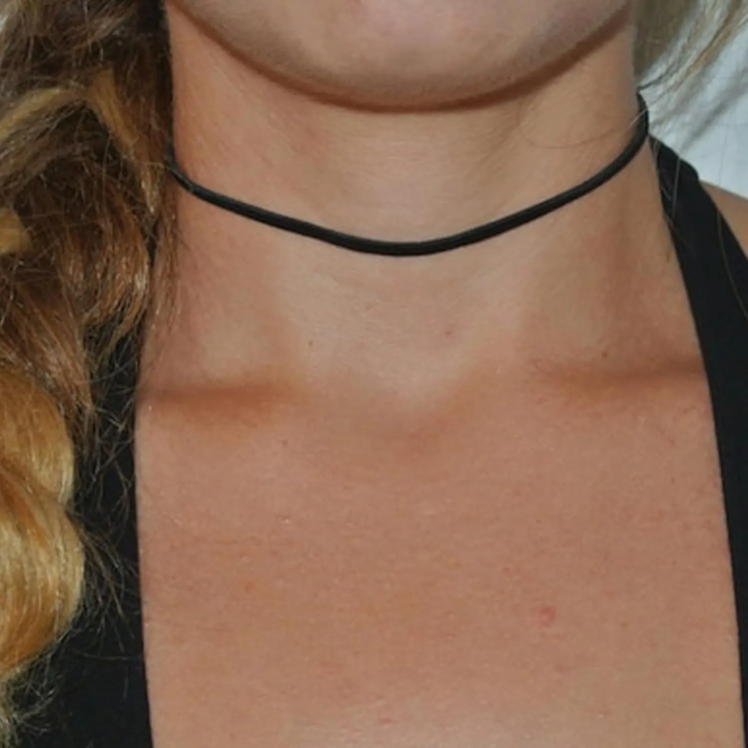 Ronglry 3pcs Black Choker Necklace for Women Black Velvet Choker Set Layered Black Choker Necklaces Classic Chokers for Women Adjustable Gothic Lace Black Collar Necklace for Party Cosplay Christmas Birthday Jewelry Gifts