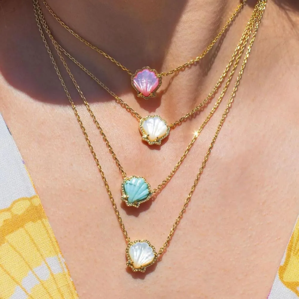 Shell Pendant Necklace in Gold,18K Gold Plated Shell Pendant Necklace,Boho Summer Beach Seashell Pendant Necklace Jewelry Gifts for Women