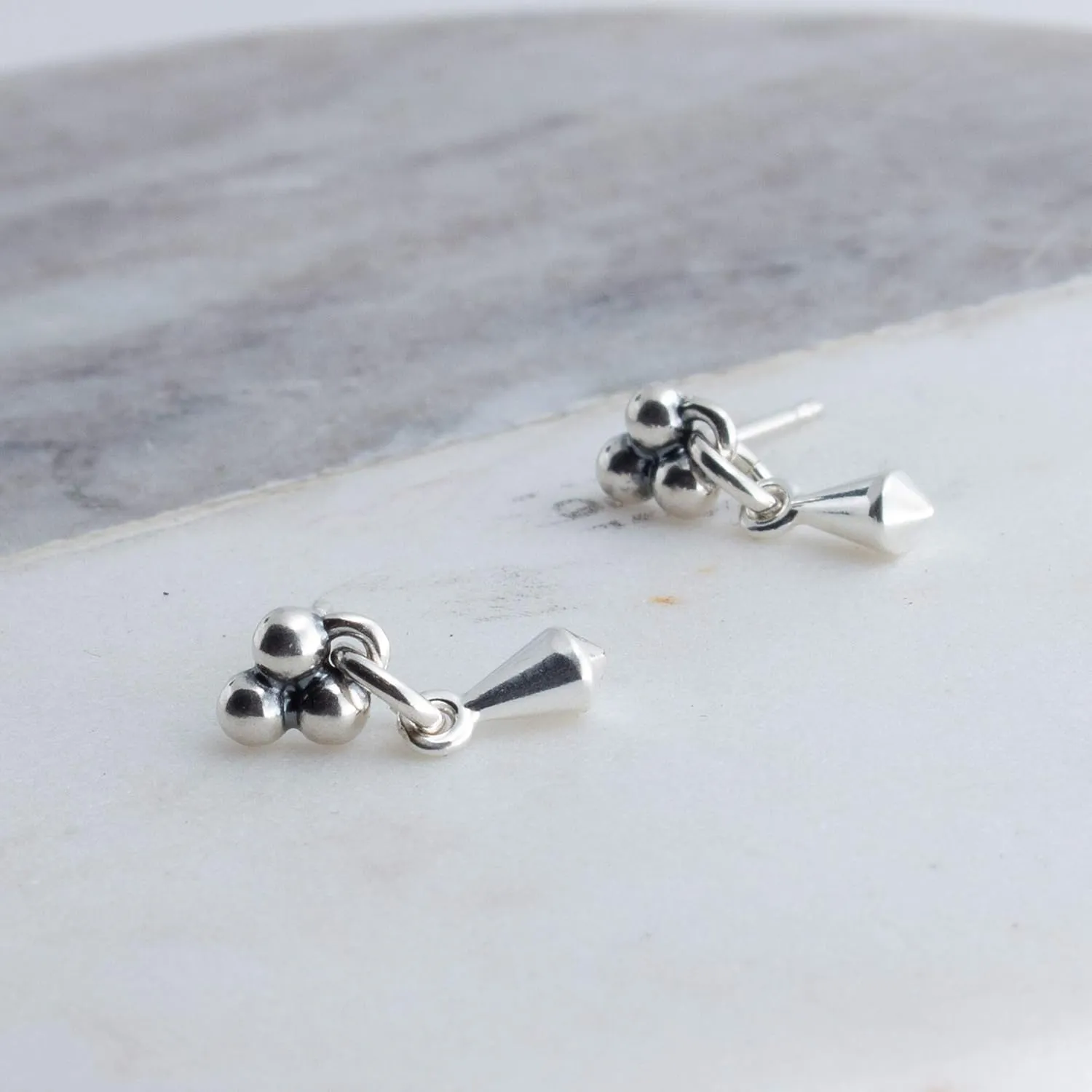 Silver Gold Drop Dangle Earrings Trendy for Women Threader Dangly Hypoallergenic Bohemian Component Drops Ring Round Shape (Kite-Shaped 3 Dot Studs)