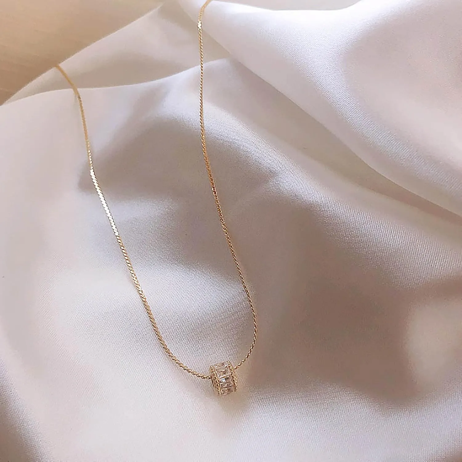 Solitaire Necklace High End Necklace with A Small Waist Necklace Necklace by Heart to Heart Blue Pearl Layered Necklaces for Women Silver (Gold, One Size)