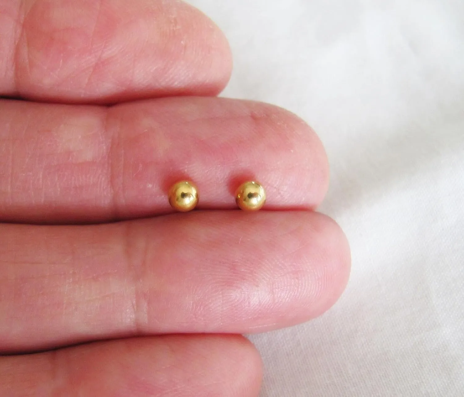 Stainless steel 4mm gold plated Ball Bead stud earrings. Jewelry Earrings for Women #3298FE523