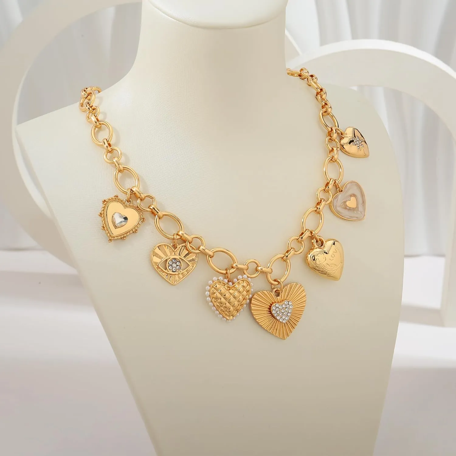 WOWORAMA Chunky Gold Charm Necklace for Women Boho Chunky Heart Statement Necklace Vintage Heart Coin Disc Charm Necklace Jewelry